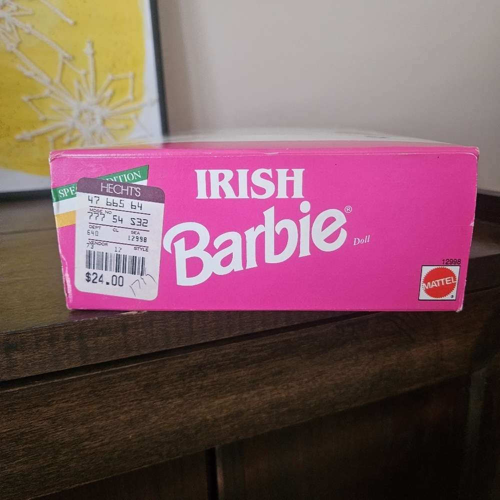 🍀 Vintage 1994 New in box Irish Barbie 🍀 - Picture 7 of 9